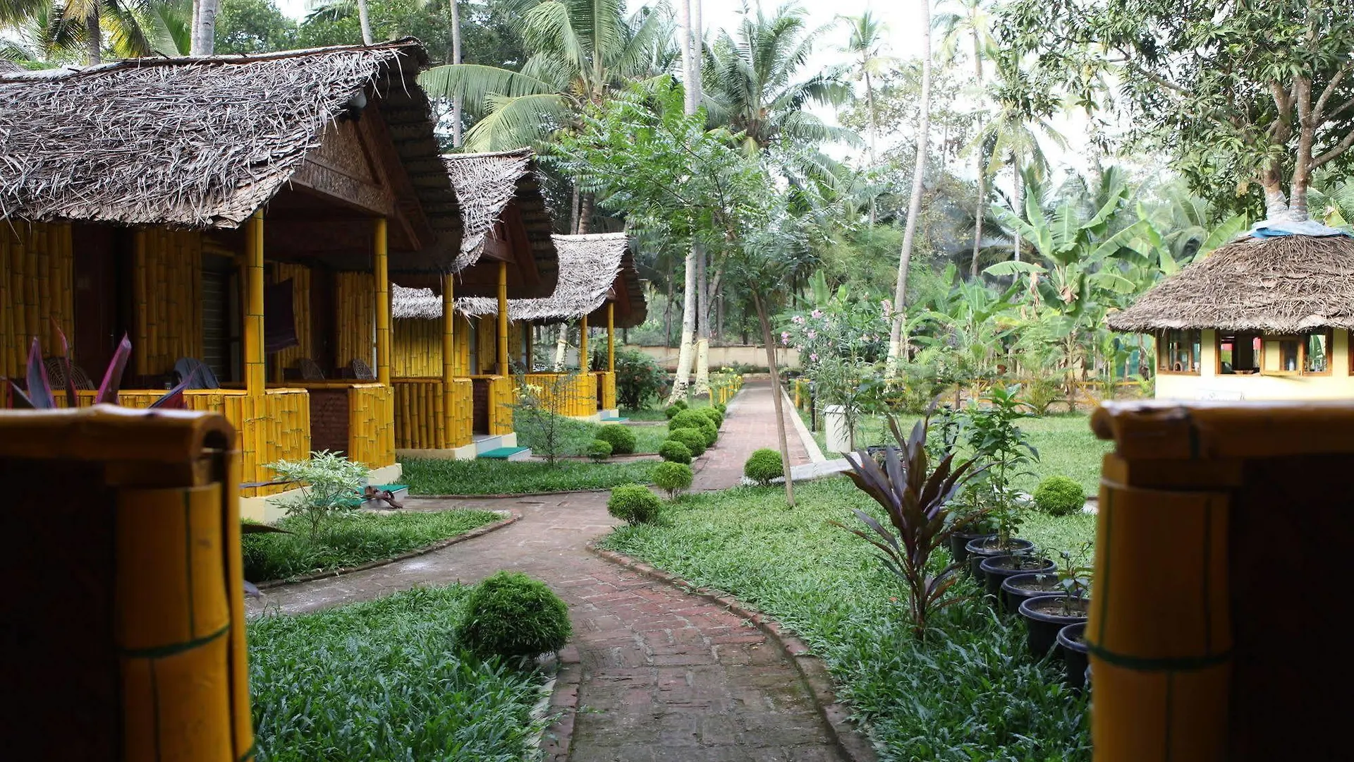 Bed & Breakfast Savithri Inn Bamboo Cottages & Resorts Varkala