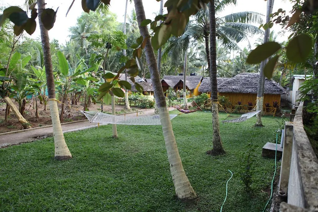 Savithri Inn Bamboo Cottages & Resorts Varkala 2*,  India