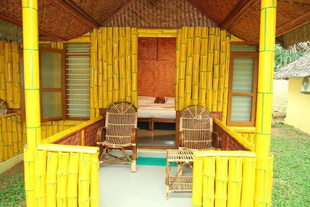 Bed & Breakfast Savithri Inn Bamboo Cottages & Resorts Varkala
