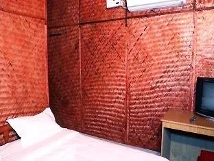 Bed & Breakfast Savithri Inn Bamboo Cottages & Resorts Varkala