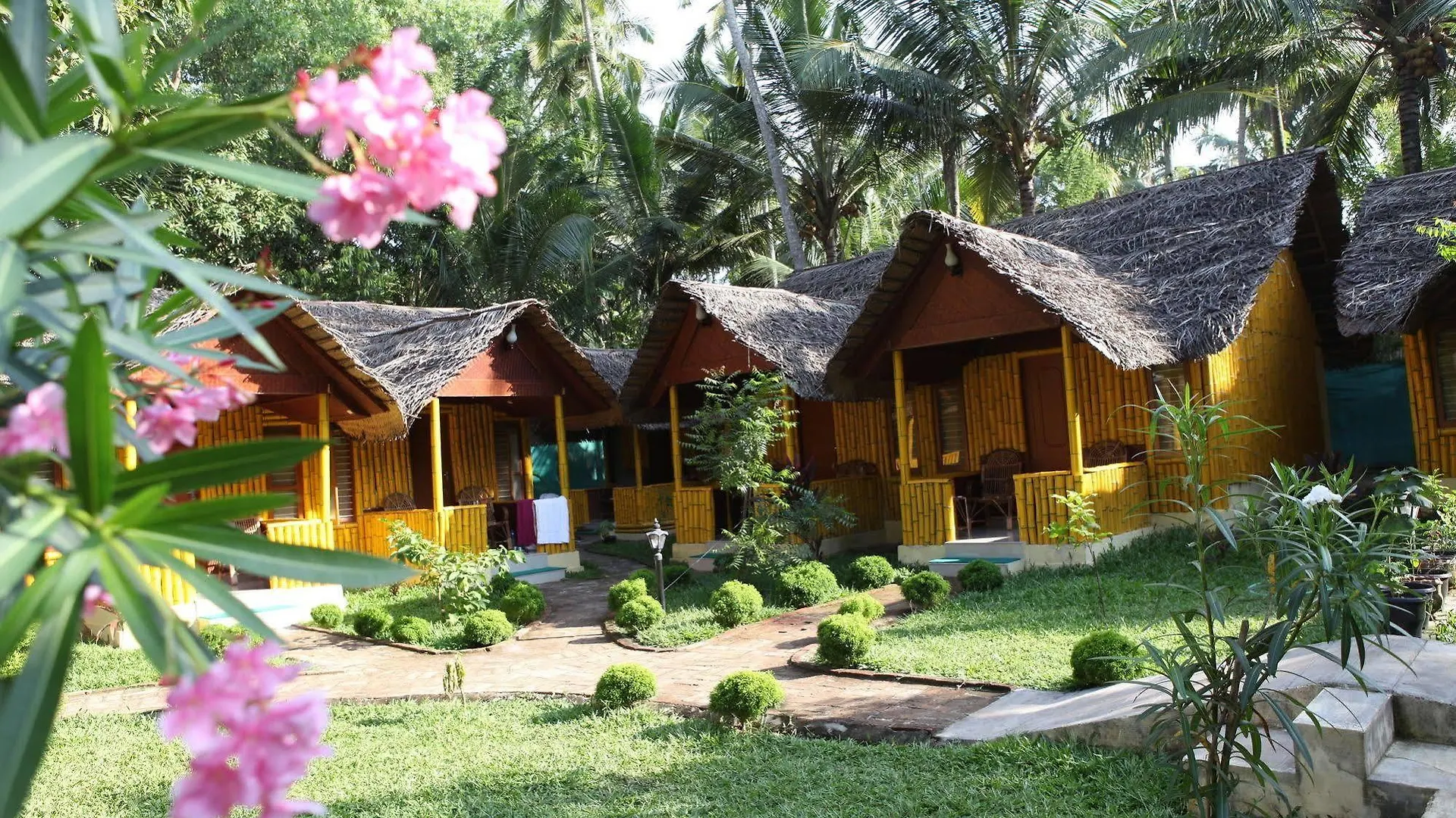 Savithri Inn Bamboo Cottages & Resorts Varkala