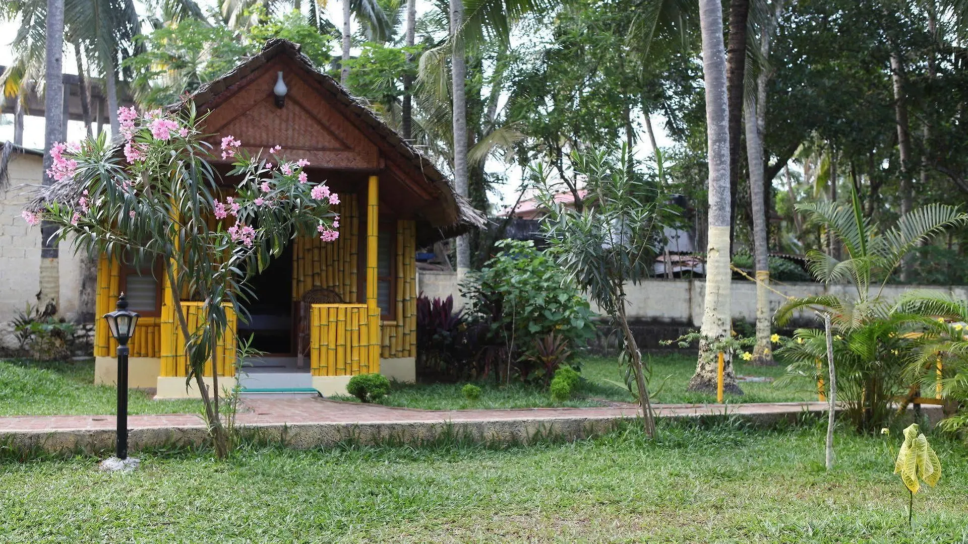 Savithri Inn Bamboo Cottages & Resorts Varkala